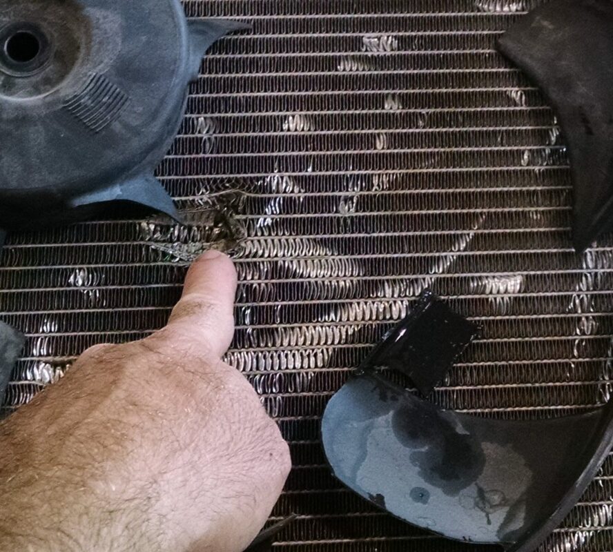 É possível recuperar um radiador furado?
